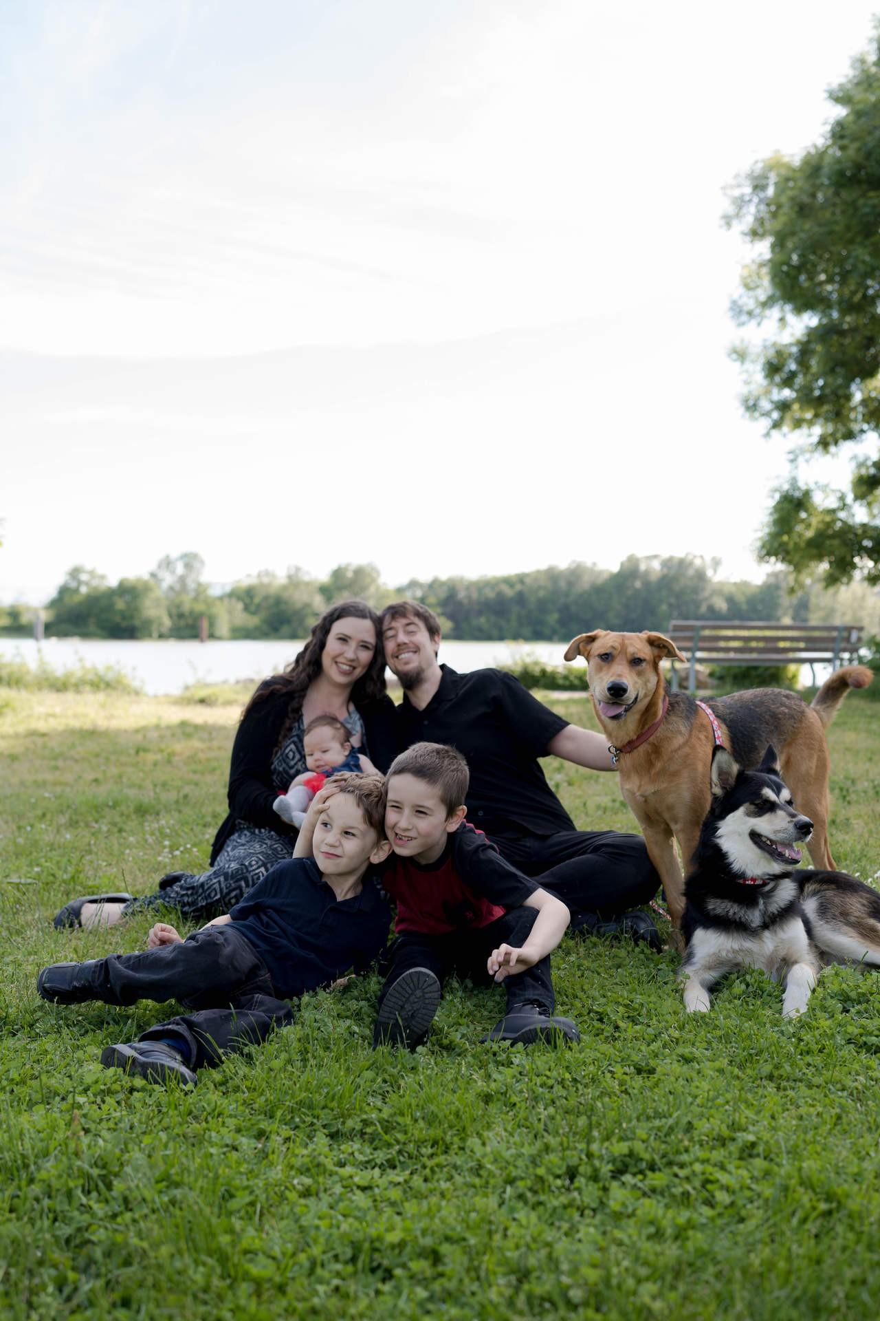 Vancouver Family photoshoot at Fraser river dog park with Alyssa & Patrick